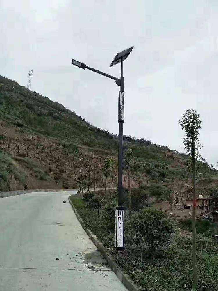 白云鄂博矿区仿古太阳能路灯